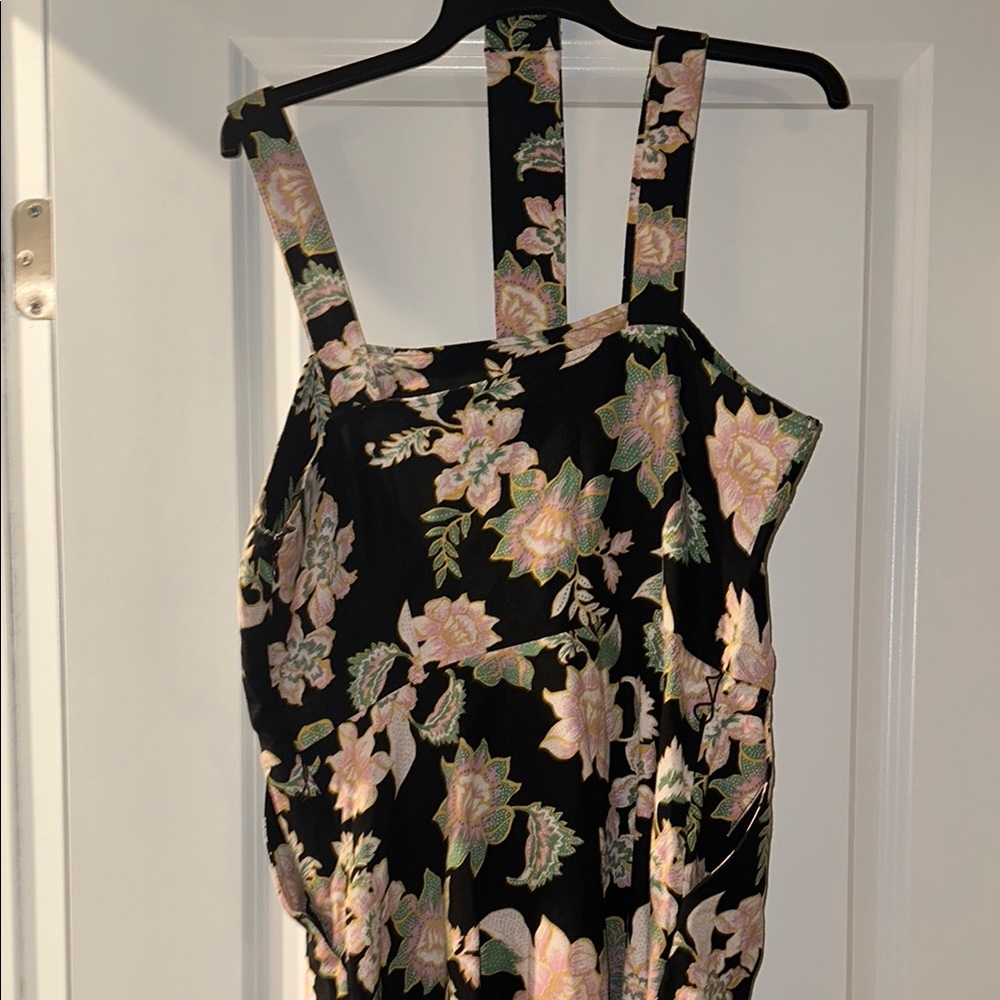 Sleeveless Floral Dress - Picture 6 of 7